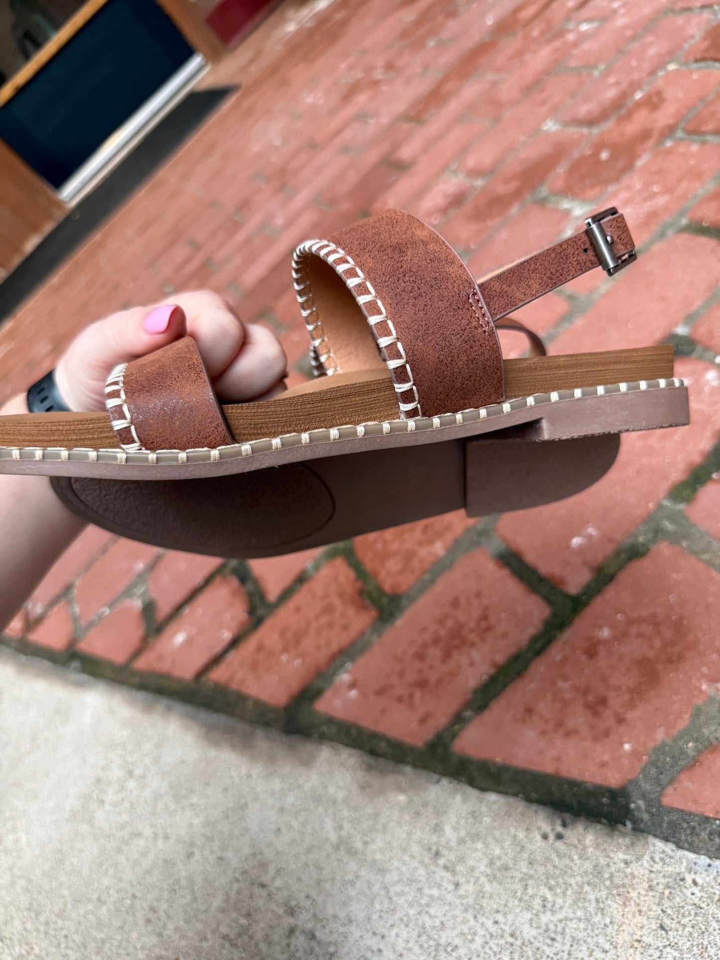 Yara Sandal in Tan