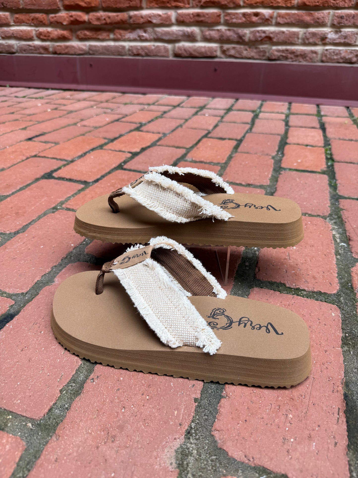 Jazz Sandal in Natural