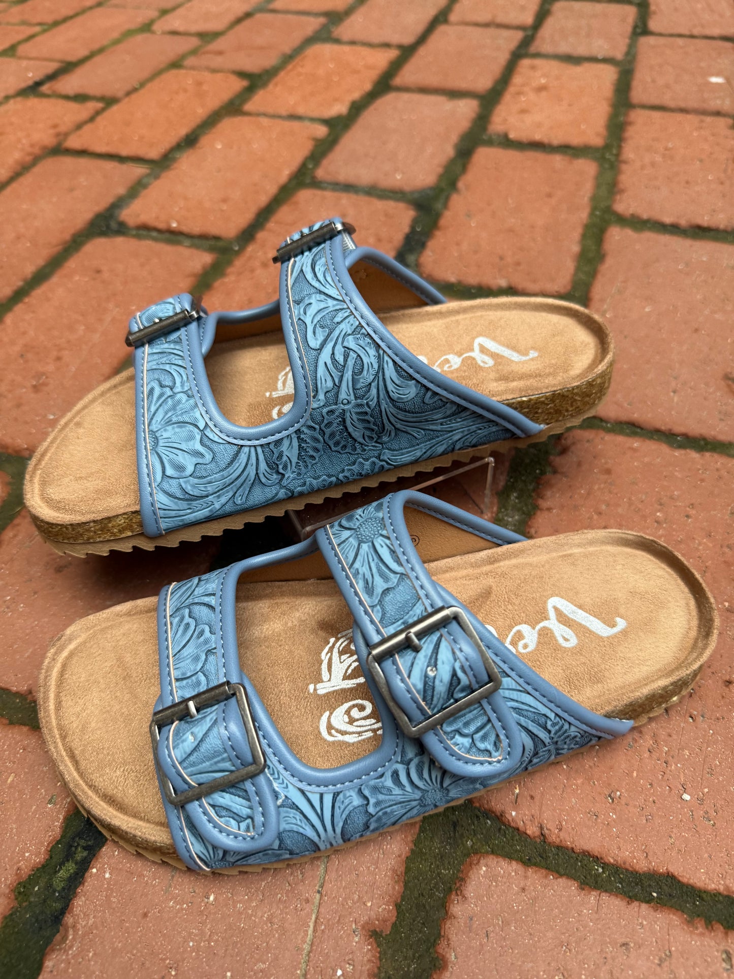 Berry Sandal in Navy