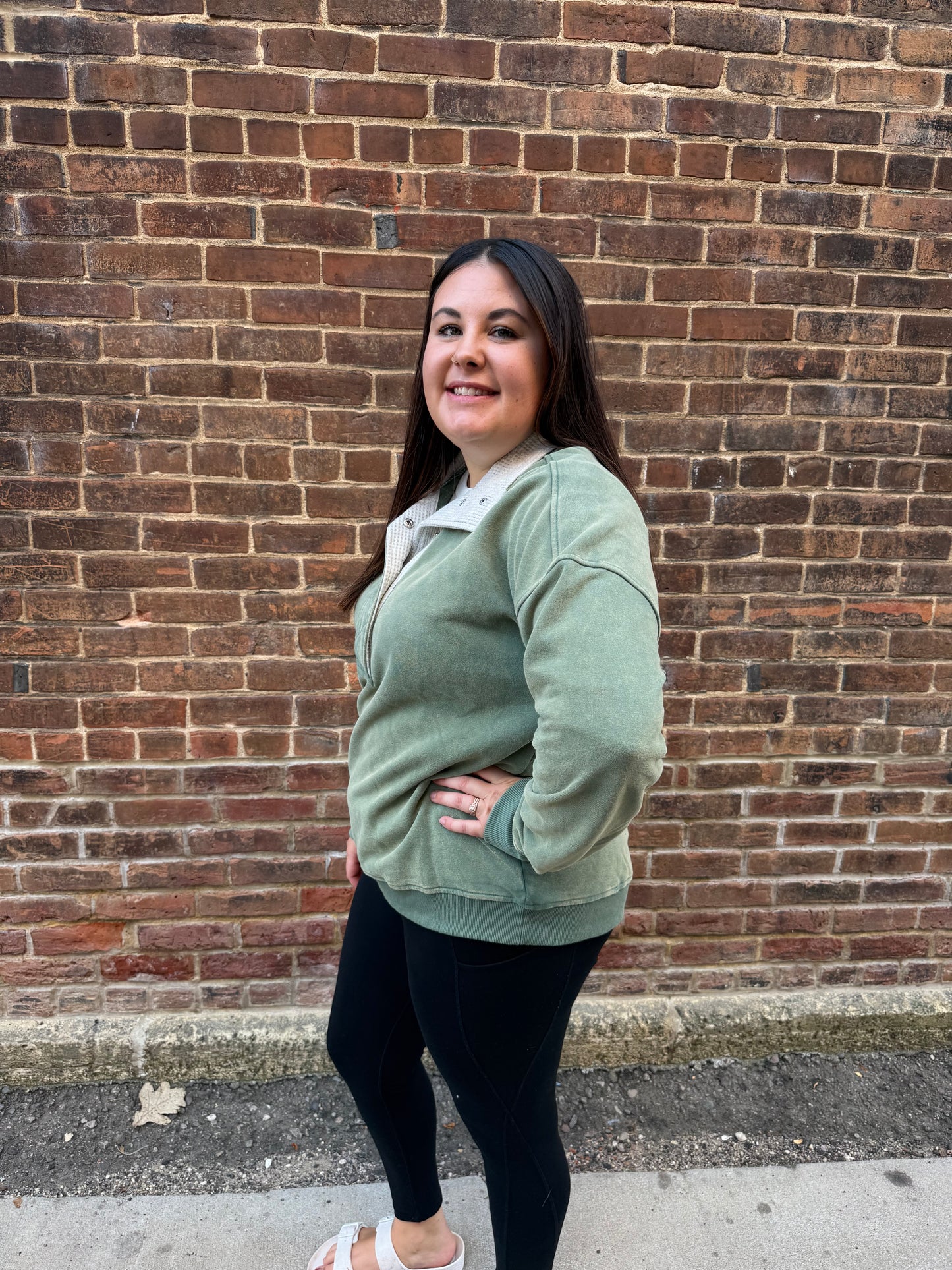 Victoria Thermal Contrast Snow Washed Sweatshirt in Green