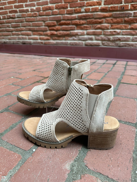 Milsy Sandal Wedge in Tan