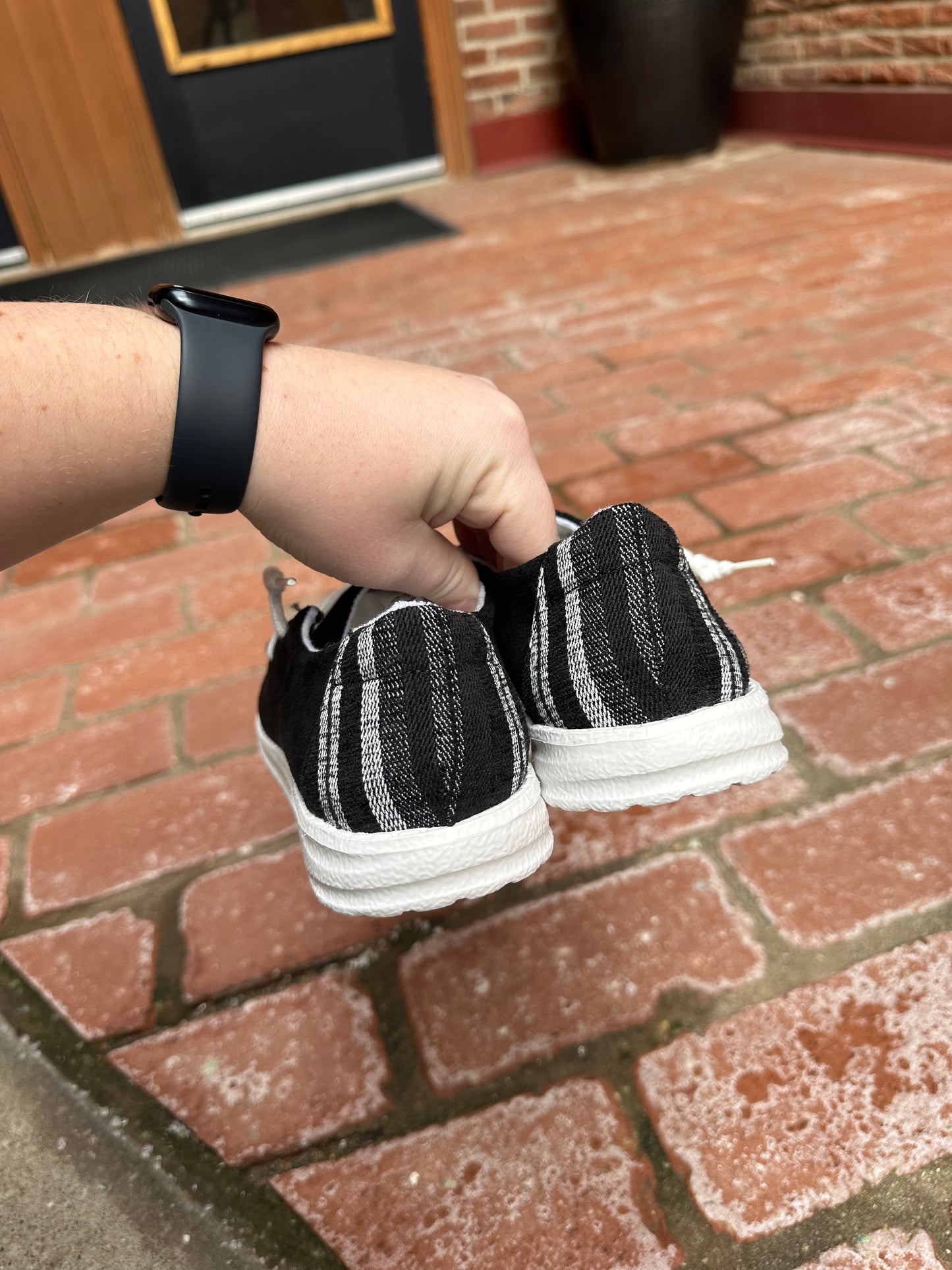 Hanna Slip On in Black