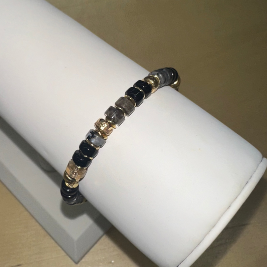 Glass Beaded Bracelet in Black