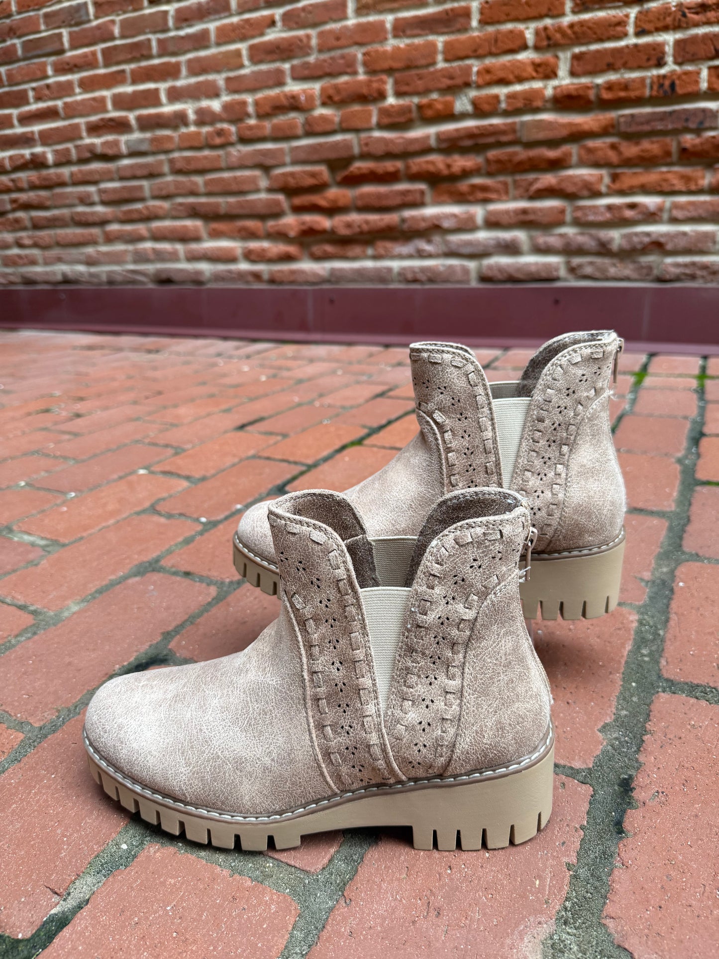 Aryana Bootie in Beige
